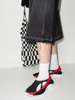 Femme Maison Margiela X Reebok Chaussures à Empiècements Contrastants 6 Femme Maison Margiela X Reebok Chaussures à Empiècements Contrastants -Épure Mode Promos Boutique 17757445 40876761 1000