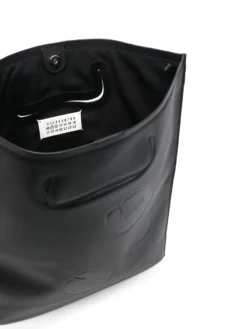 Homme Maison Margiela Sac Cabas à Motif Tabi Embossé 9 Homme Maison Margiela Sac Cabas à Motif Tabi Embossé -Épure Mode Promos Boutique 18439238 41561055 1000