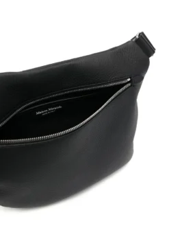 Homme Maison Margiela Sac Porté épaule à Design Asymétrique 9 Homme Maison Margiela Sac Porté épaule à Design Asymétrique -Épure Mode Promos Boutique 18440704 41557417 1000