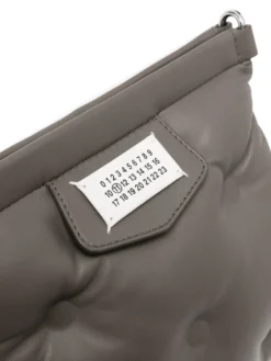 Homme Maison Margiela Sac Porté épaule à Plaque Logo 8 Homme Maison Margiela Sac Porté épaule à Plaque Logo -Épure Mode Promos Boutique 18605302 40177491 1000