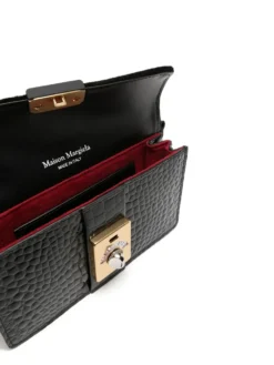 Homme Maison Margiela Sacoche Cloutée à Effet Peau De Crocodile 9 Homme Maison Margiela Sacoche Cloutée à Effet Peau De Crocodile -Épure Mode Promos Boutique 18901353 43919069 1000