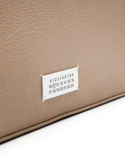 Homme Maison Margiela Sac Cabas à Plaque Logo 8 Homme Maison Margiela Sac Cabas à Plaque Logo -Épure Mode Promos Boutique 19664284 44091194 1000