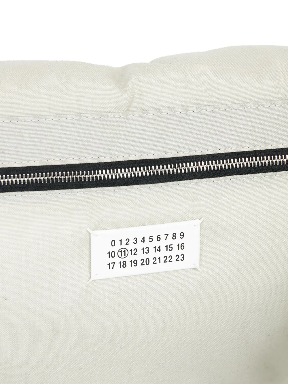 Homme Maison Margiela Pochette Porté épaule à Logo Numéroté 6 Homme Maison Margiela Pochette Porté épaule à Logo Numéroté – Image 6