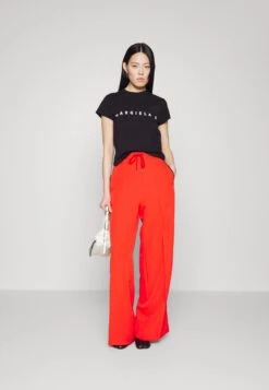 MM6 Maison Margiela T-Shirt Imprimé - Black -Épure Mode Promos Boutique 24e014855c044aeba5d52d4a3a4501a5