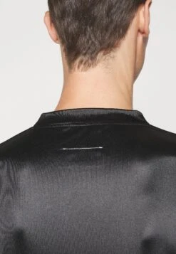 MM6 Maison Margiela Unisex - T-Shirt Imprimé - Black -Épure Mode Promos Boutique ab45384f3490475c9adf32a3d698523f