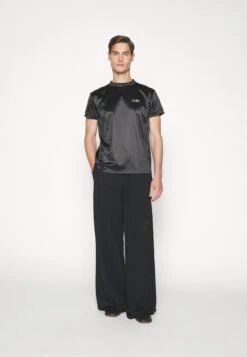 MM6 Maison Margiela Unisex - T-Shirt Imprimé - Black -Épure Mode Promos Boutique eb29e20a0cdc4490a17de11b46f25aff